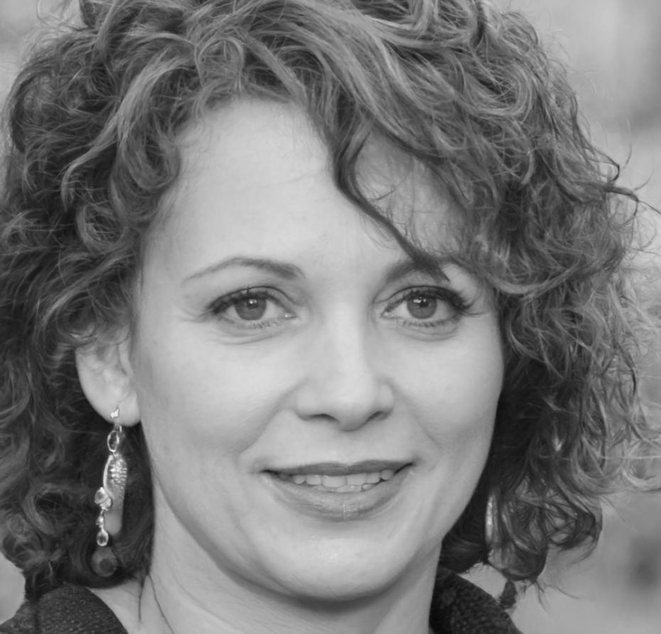 Portrait de psychologue spécialisée en apprentissage à distance